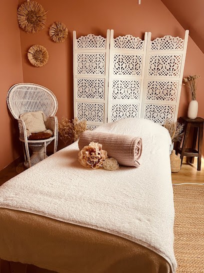 Le Nid - Lucie Lambert - Massages Féminins, Drainage Lymphatique Renata França, Ateliers Parents Bébé, Studio Photo Bohème., Centre de Bien-Etre à Giberville