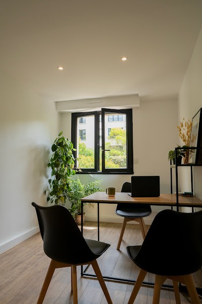 C Santé Sport // Ostéopathie • Diététique • Cryothérapie à Corps Entier • Gestion Du Stress • Magnétisme • Sophrologie, Centre de Bien-Etre à Suresnes