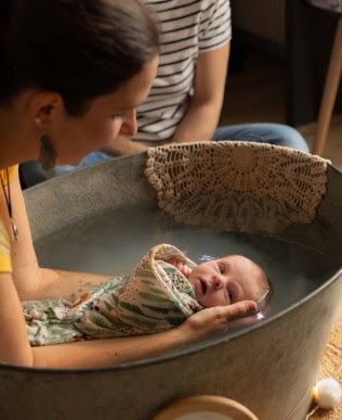 Needange - Rethore Nadège - Auxiliaire De Puériculture - Bain Enveloppé - Massage Bébé - Accompagnante Périnatale - Domicile, Centre De Bien-Être à Sèvremoine