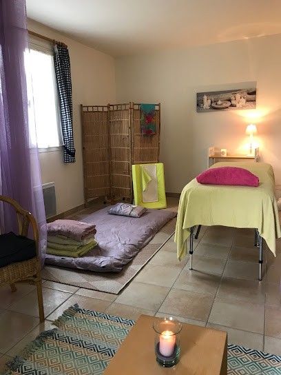 Hélène Decomble massage bien-être & somatothérapie, Centre de Bien-Etre à Arçais
