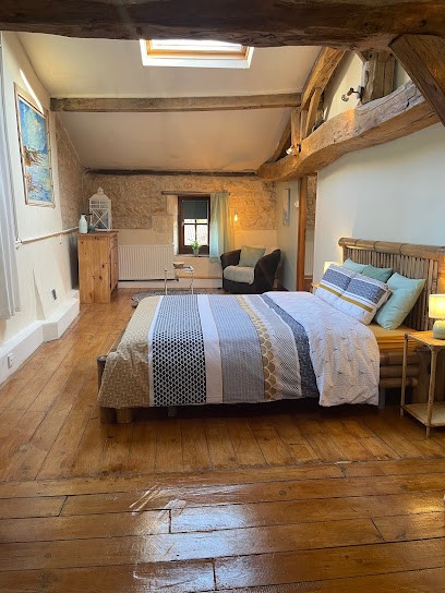 Gîtes et chambres d'hôtes avec piscine I Naturo-gîtes, Centre de Bien-Etre à Nieul-le-Virouil
