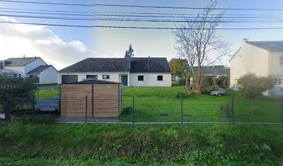 Noémie Guerchet. Du bout des doigts. Shiatsu équin, canin, félin, bovin ...., Centre de Bien-Etre à Sainte-Anne-sur-Brivet