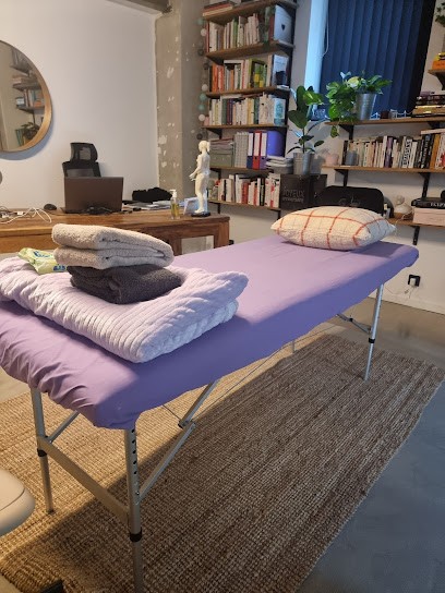 Marine LEFEVRE Naturopathe & Praticienne En Réflexologie, Centre de Bien-Etre à Montreuil