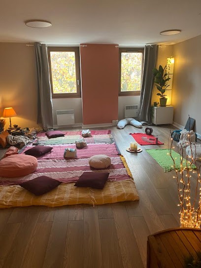 La MaisoNée - Haptonomie - Massage/Sommeil/Réflexologie/Thalasso Bain Bébé - Guidance/Soin énergétique Enfants Et Adultes, Centre de Bien-Etre à L'Isle-d'Abeau